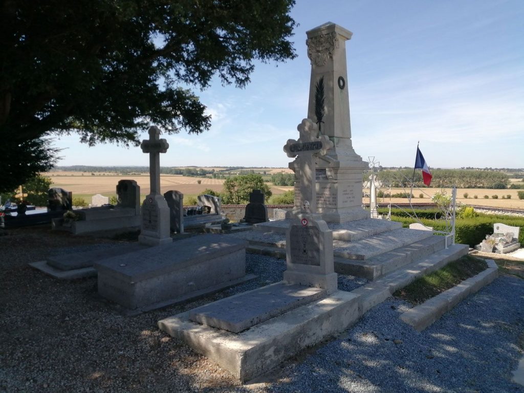 Monument aux morts Vieux-Pont-en-Auge